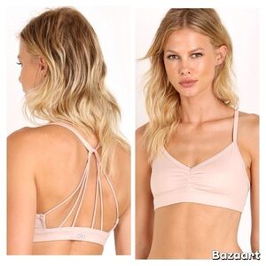 ALO Yoga Sunny Strappy Sports Bra S 
light pink